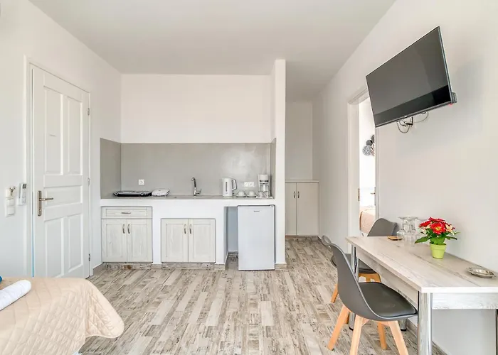 Ippocampos Seaside Serenity - Unwind At Paros Poolside Retreats Apartment Alikí