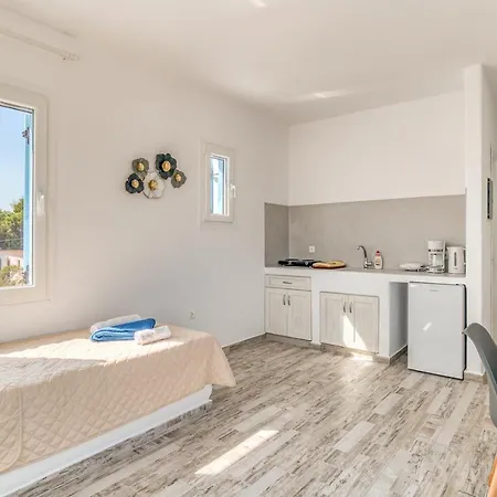 Ippocampos Seaside Serenity - Unwind At Paros Poolside Retreats Lejlighed