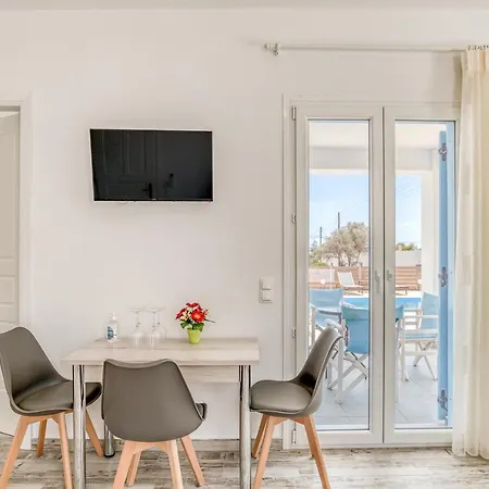 Ippocampos Seaside Serenity - Unwind At Paros Poolside Retreats Lägenhet